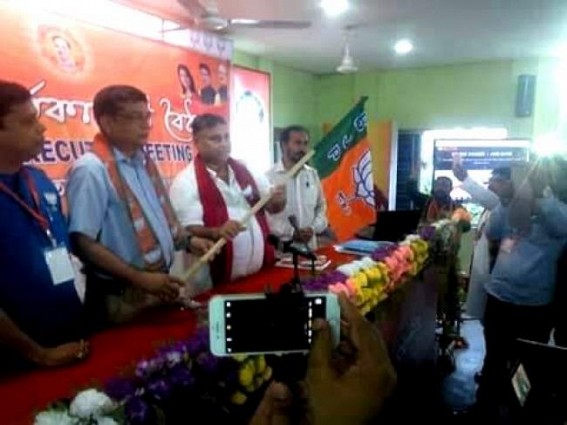 Congress spokesman Ashok Sinha joins BJP